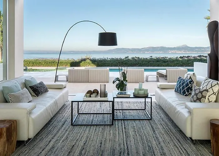 Palma Bay Front Line