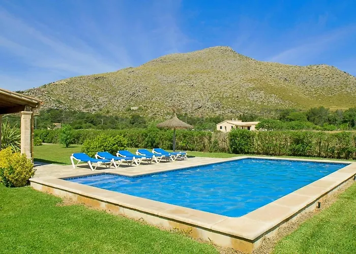 Attractive Villa Pera