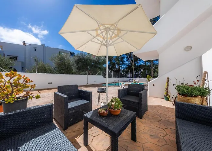 White Suites 3