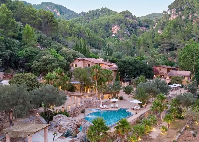 LJs Ratxo Eco Luxury Retreat