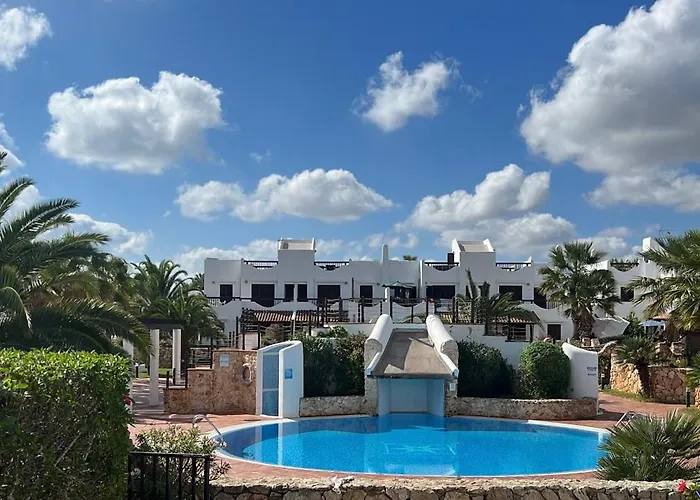 Schoenes Reihenhaus Mit Pool