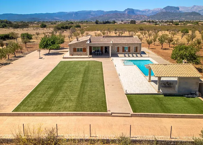Mireia 2002 With Pool And Garden By Bebreeze Mallorca
