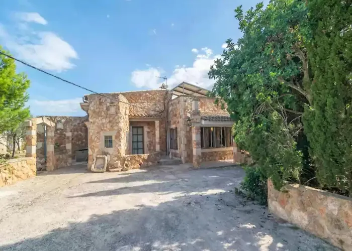 Charming Villa With Swimming Pool