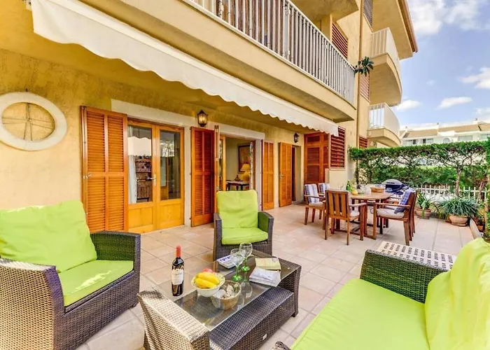 Spacious Apartment Close To The Beach