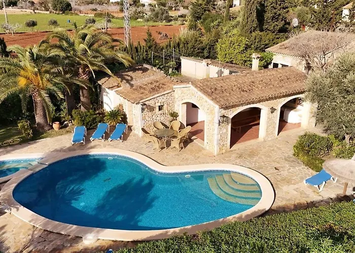 Charming Villa In Area Of Pollensa By Renthousing