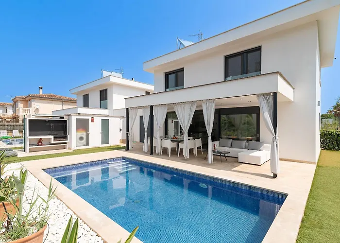 Beach Villa Cosins 1 Mel By Sealand Villas