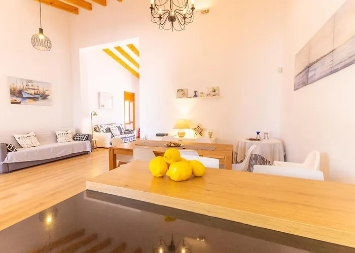 Nueva casa a pocos metros de la playa con A/C