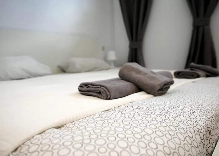 Perla Seven Apartments And Rooms