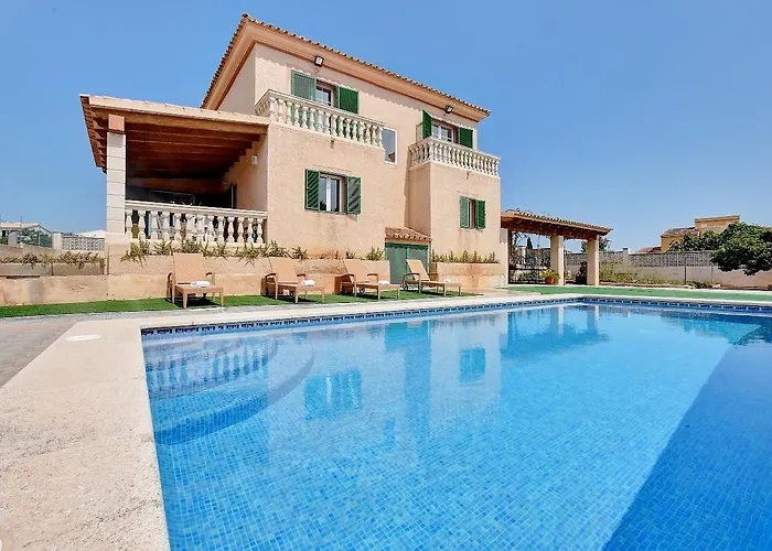 Villa East
