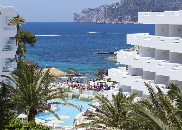 Fergus Style Cala Blanca Suites