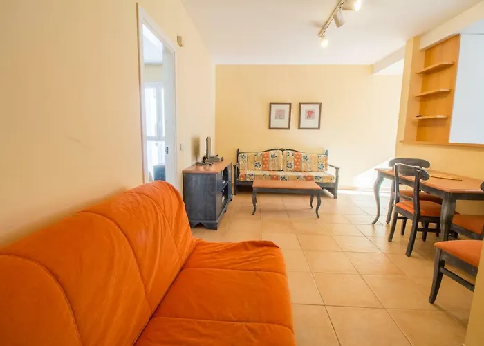 Cozy Apartment Near The Sea With Wifi And Pool