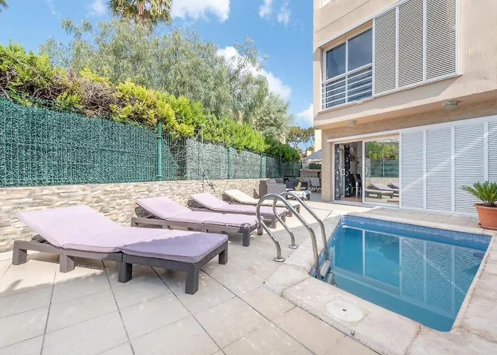 Chalet adosado con piscina