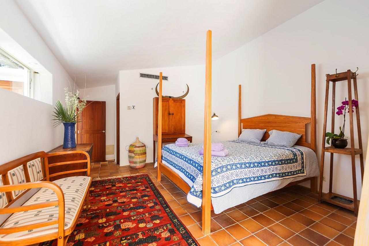 Villa Front Line Sea In Mallorca Up To 6 Guests