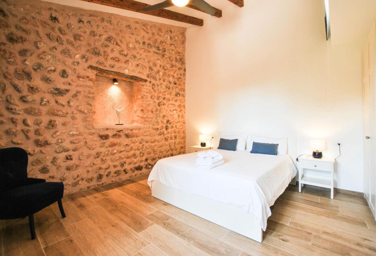 Villa 7 Xemeneies Santa Maria del Cami (Mallorca)
