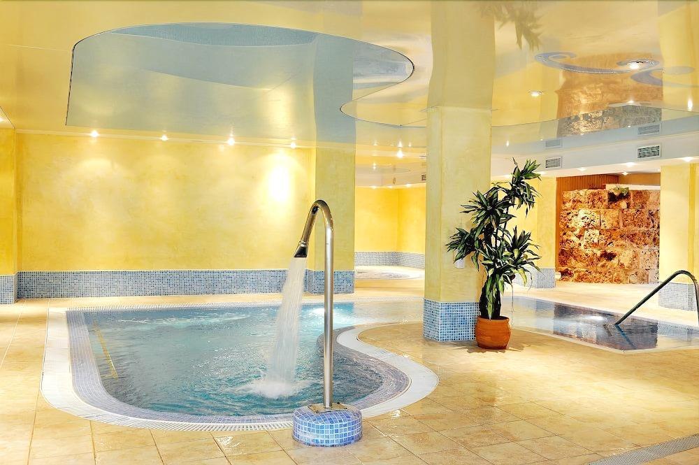 Cabot Cap De Mar Hotel 4*