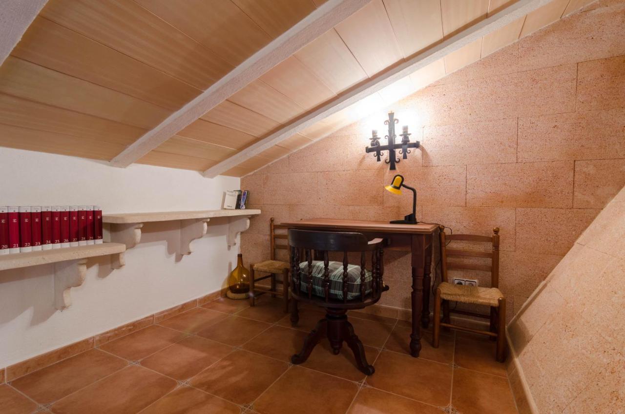 Gallot De Punxuat Villa *