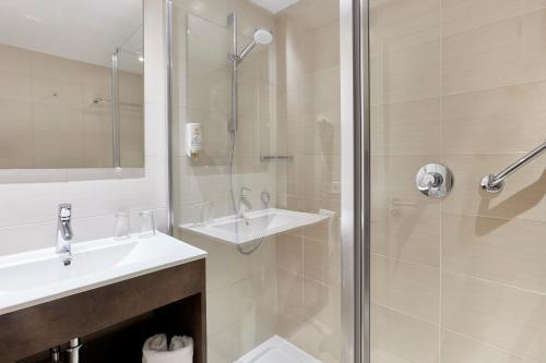 Universal Laguna 4*