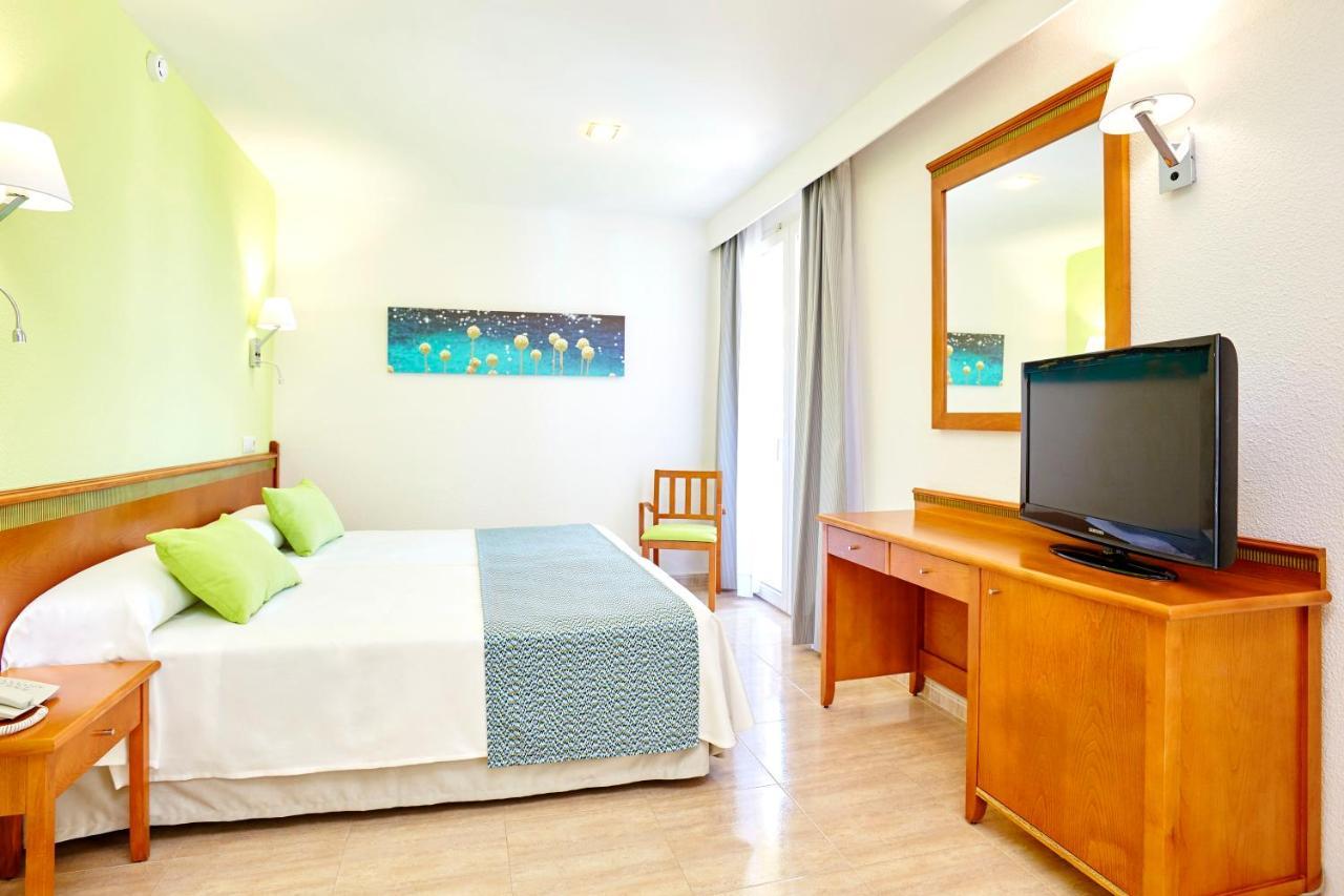 Universal Laguna 4*