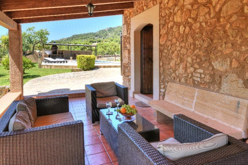 Alou Villa