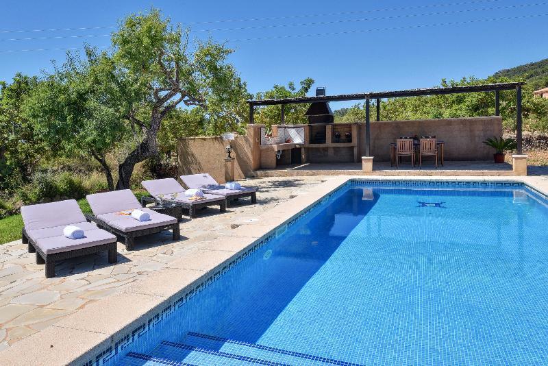 Alou Villa *