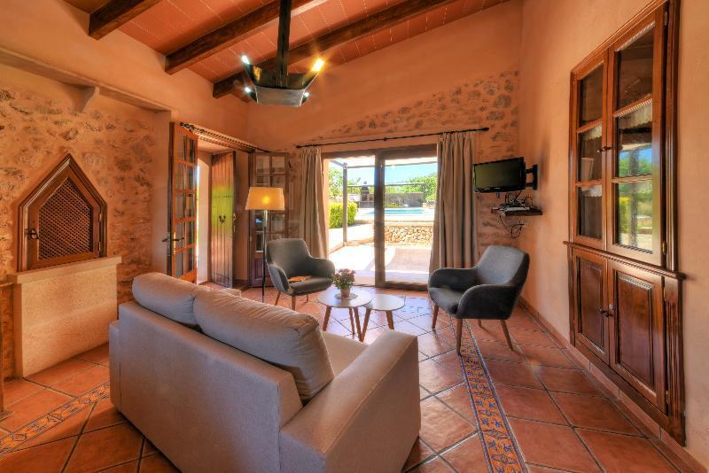 Alou Villa