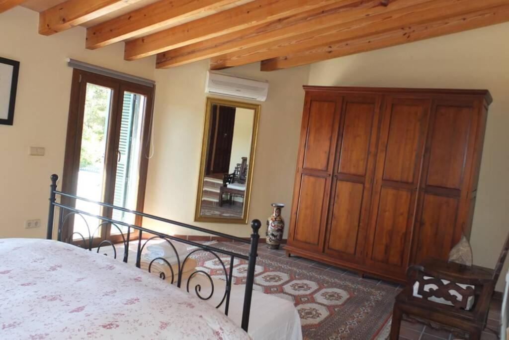 Maria, Bonita Casa Con Jardín Y Piscina Privada En