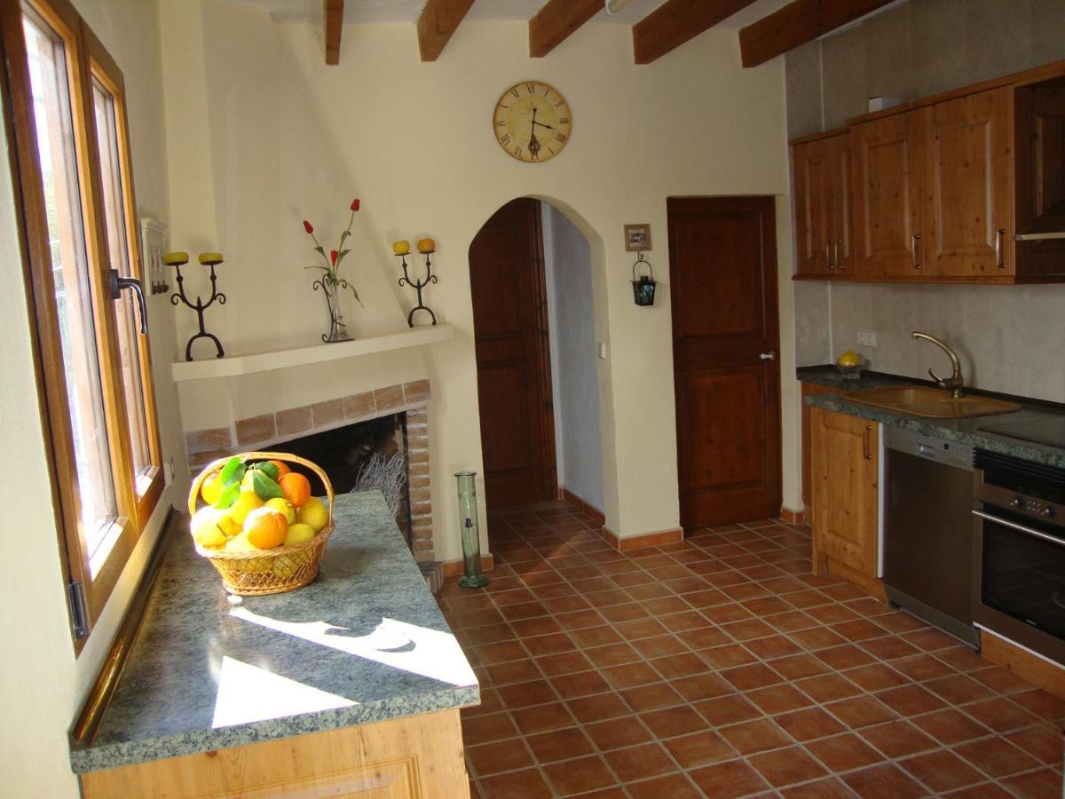 Maria, Bonita Casa Con Jardín Y Piscina Privada En Andratx (Andrach)
