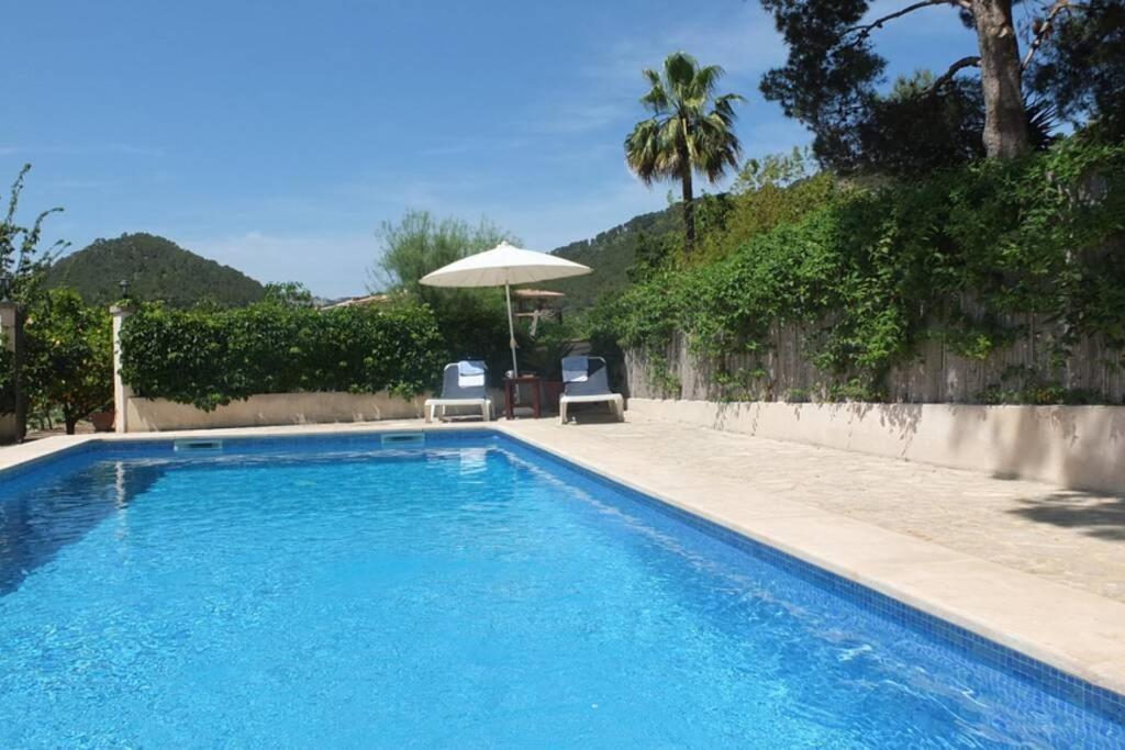 Сasa de vacaciones Maria, Bonita Casa Con Jardín Y Piscina Privada En *