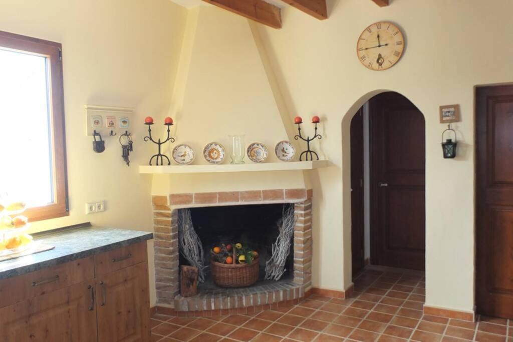 Сasa de vacaciones Maria, Bonita Casa Con Jardín Y Piscina Privada En Andratx (Andrach)