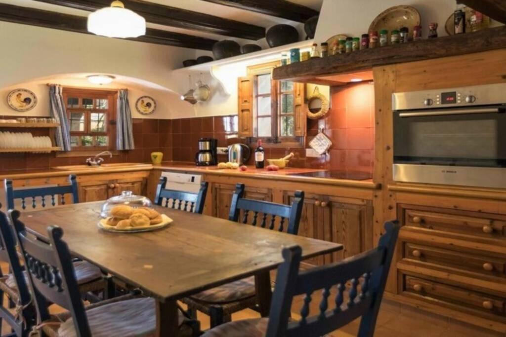 Nord - Typical Majorcan Villa, Private Pool, Bbq, Mediterranean Garden, Petfriendly