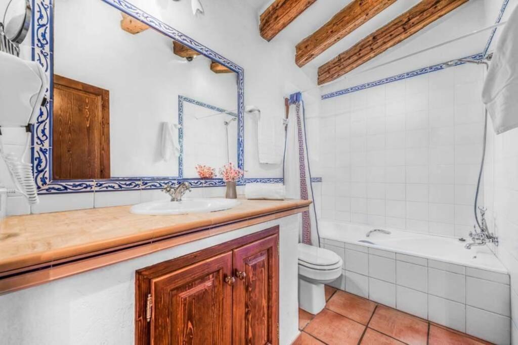 Pretty Close To Cala San Vicente, Special Prices Hire Car For Guests Villa