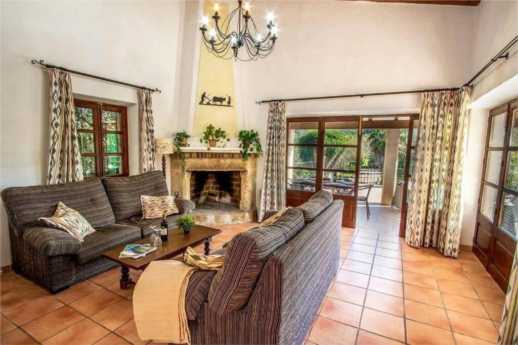 Pretty Close To Cala San Vicente, Special Prices Hire Car For Guests Villa Cala de Sant Vicenc
