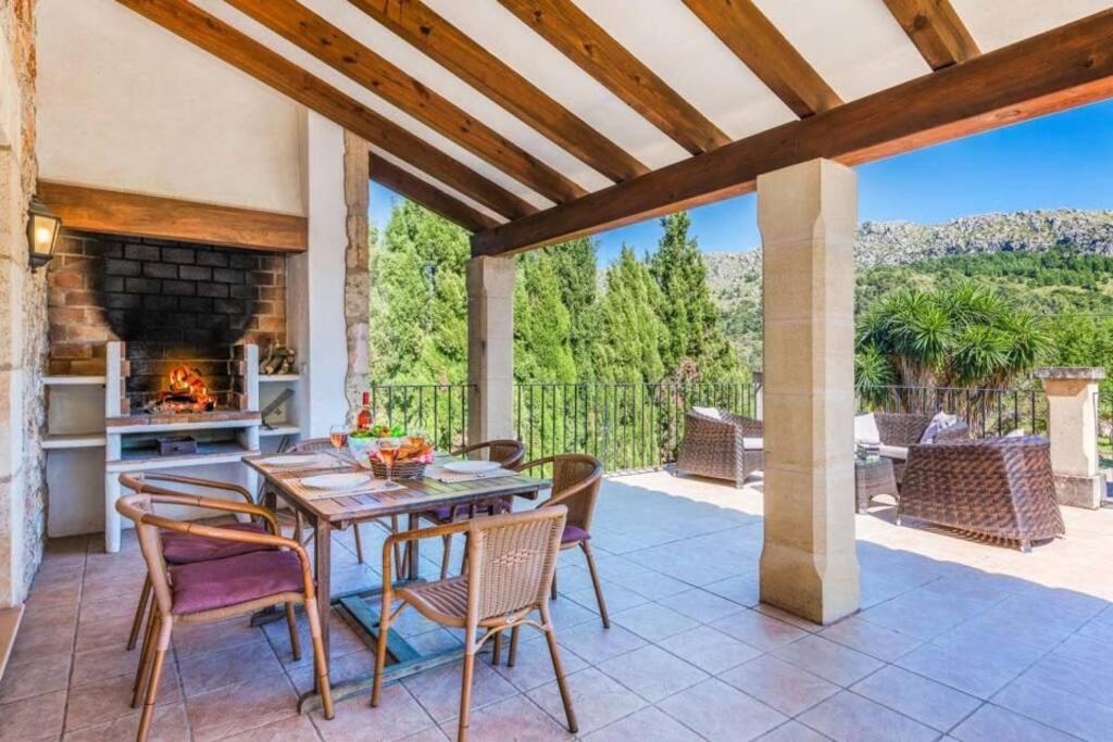 Villa Pretty Close To Cala San Vicente, Special Prices Hire Car For Guests Cala de Sant Vicenc
