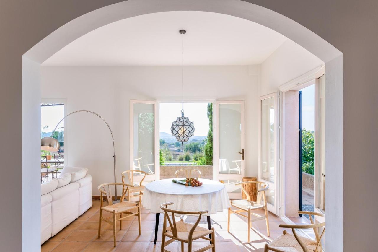 Spacious With Pool And Sea View In Villa