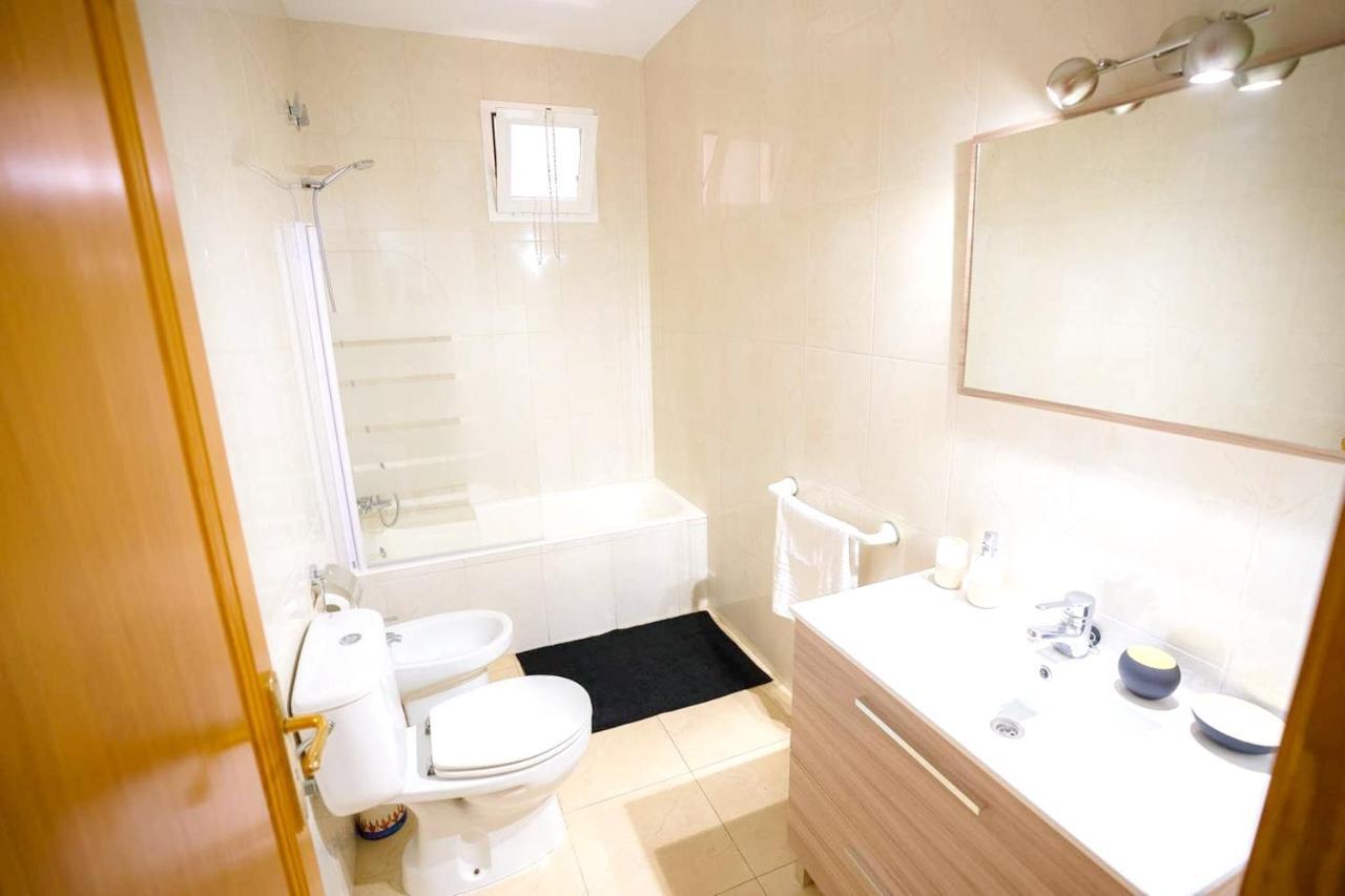 2 Bedrooms At 100 M Away From The With Furnished Terrace And Wifi Apartamento