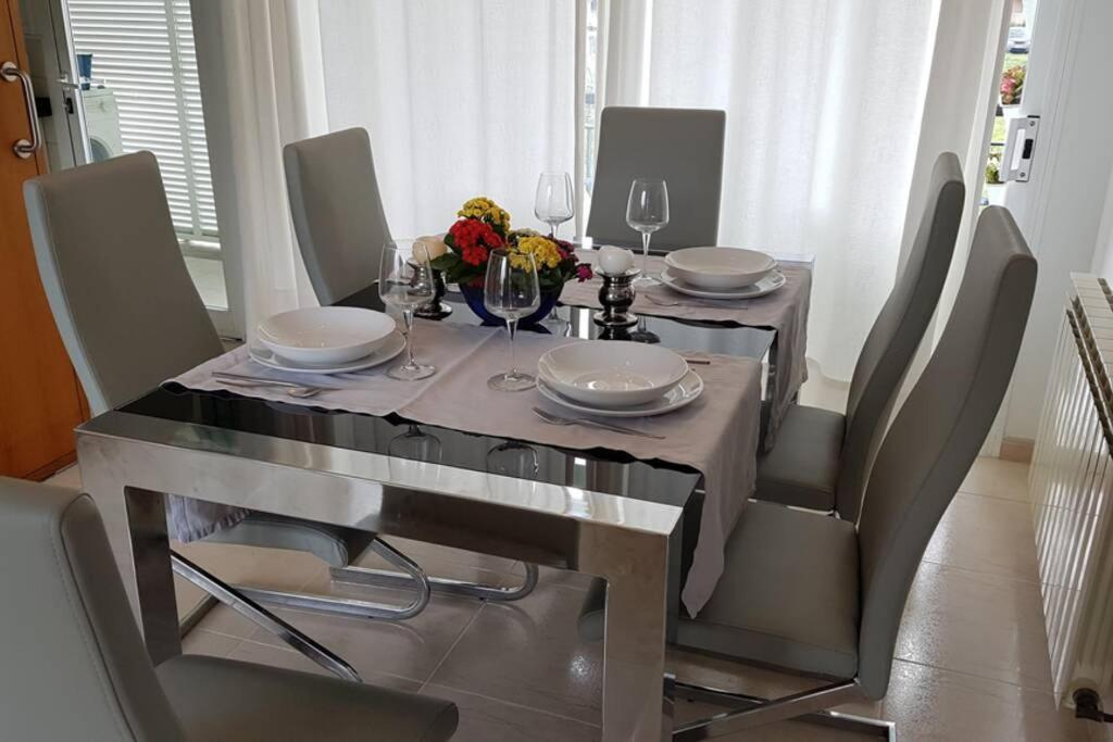 Apartamento Apto. Cerca Playa- Wifi&a.c. *