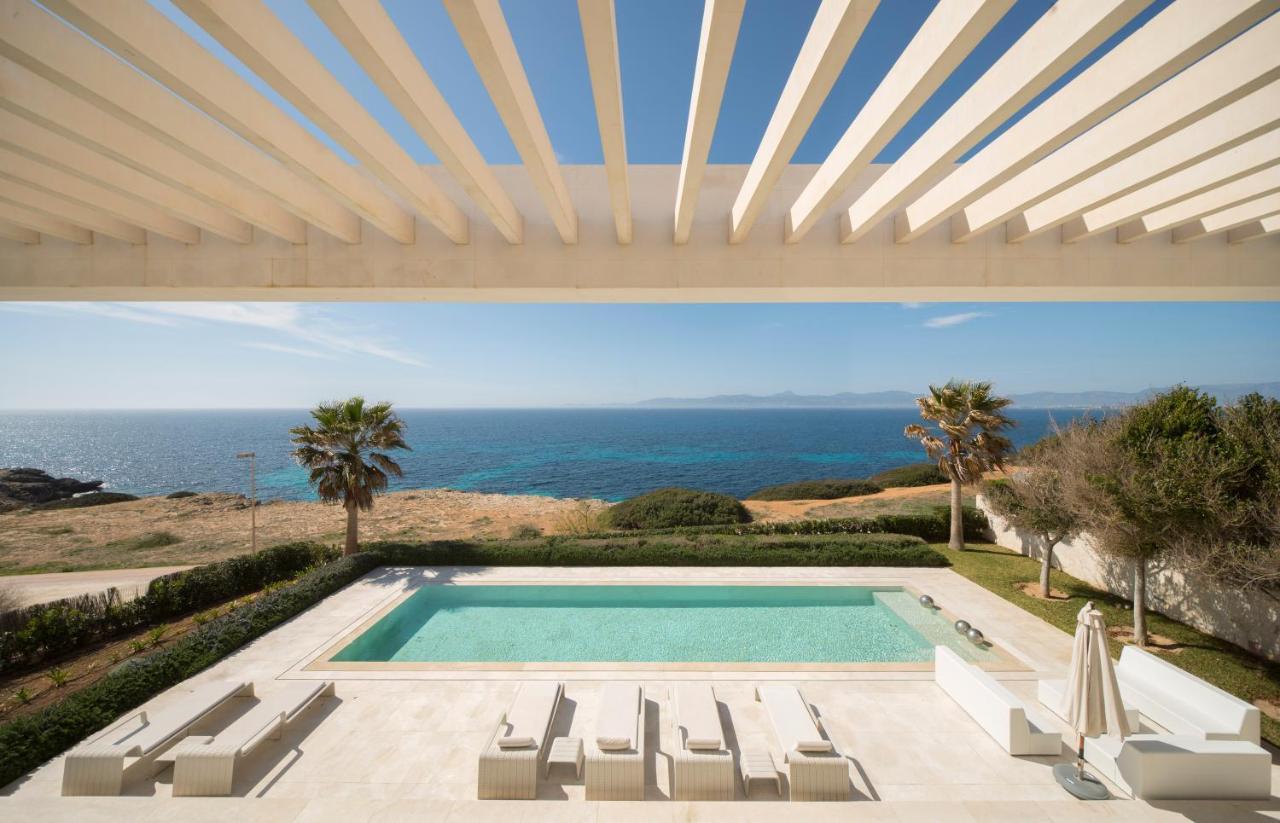 Palma Bay Front Line Villa