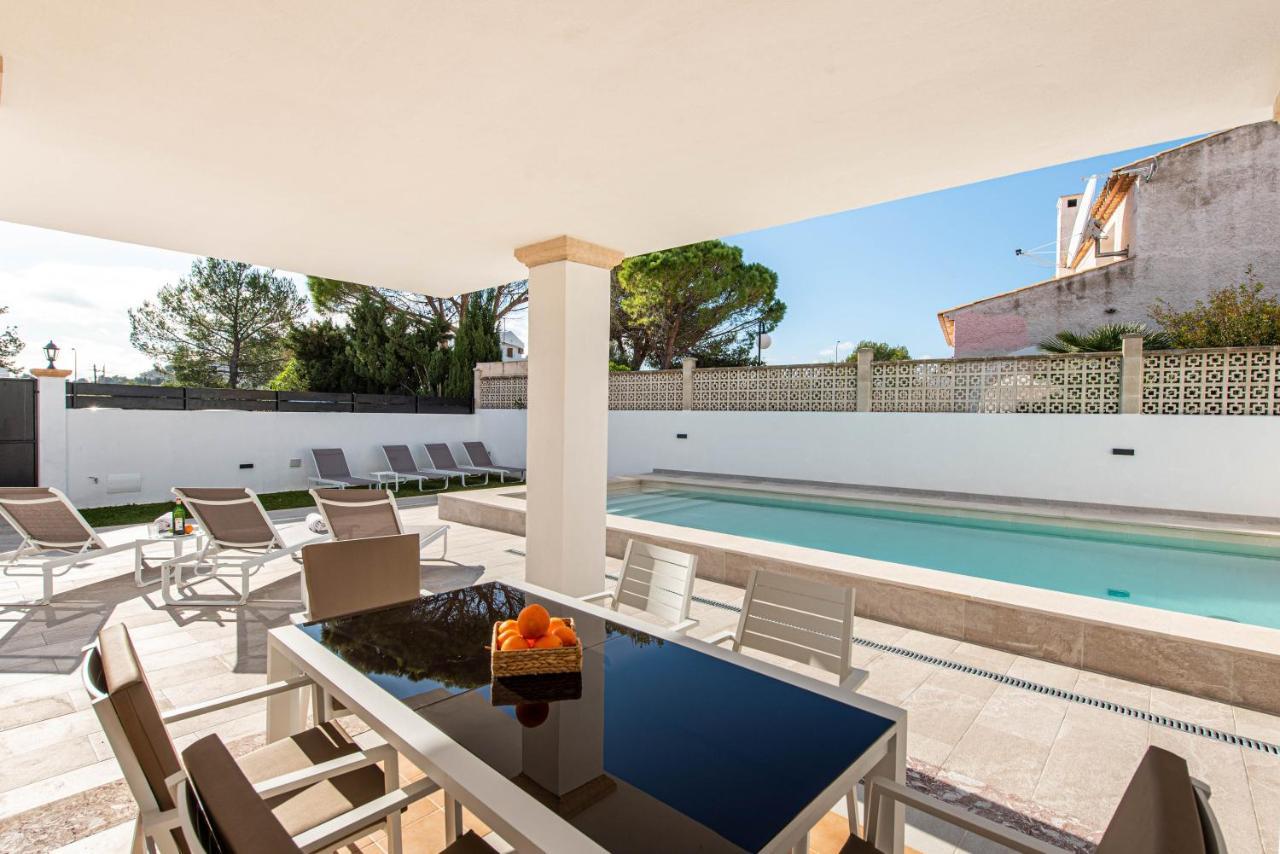 A Perfect Location For Holidays With Ac And Private Pool