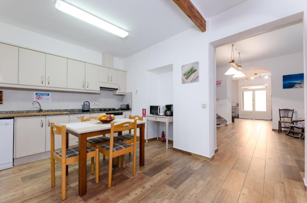 Yourhouse Es Comellar * Lloret de Vistalegre