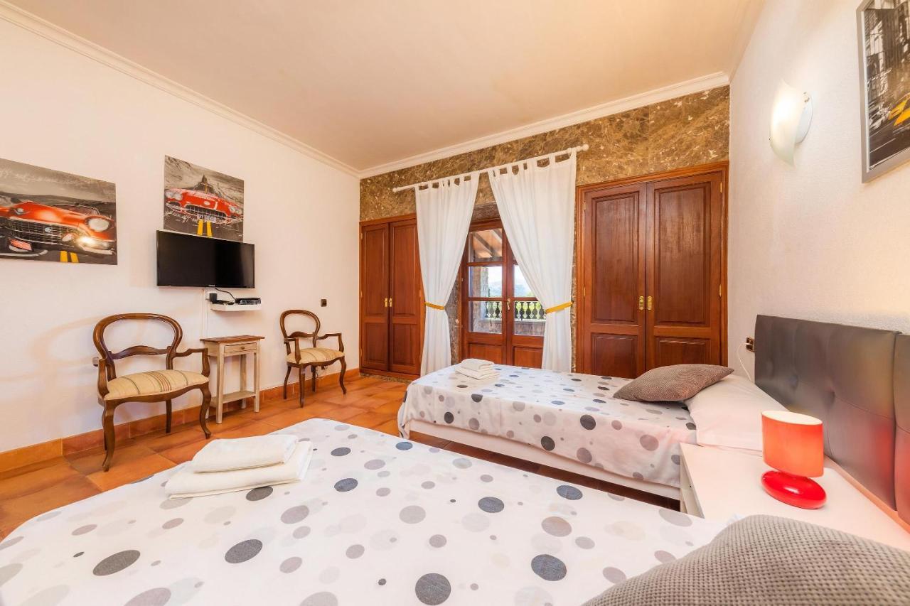 Villa Es Voltor *