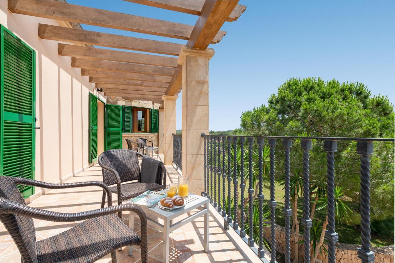 Beautiful Puig Des Call For 18 Guests With Pool Villa