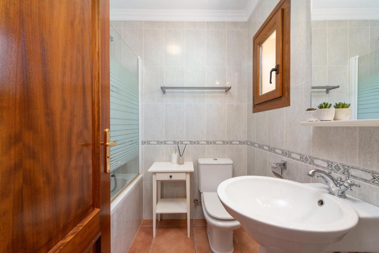 Beautiful Puig Des Call For 18 Guests With Pool Villa *