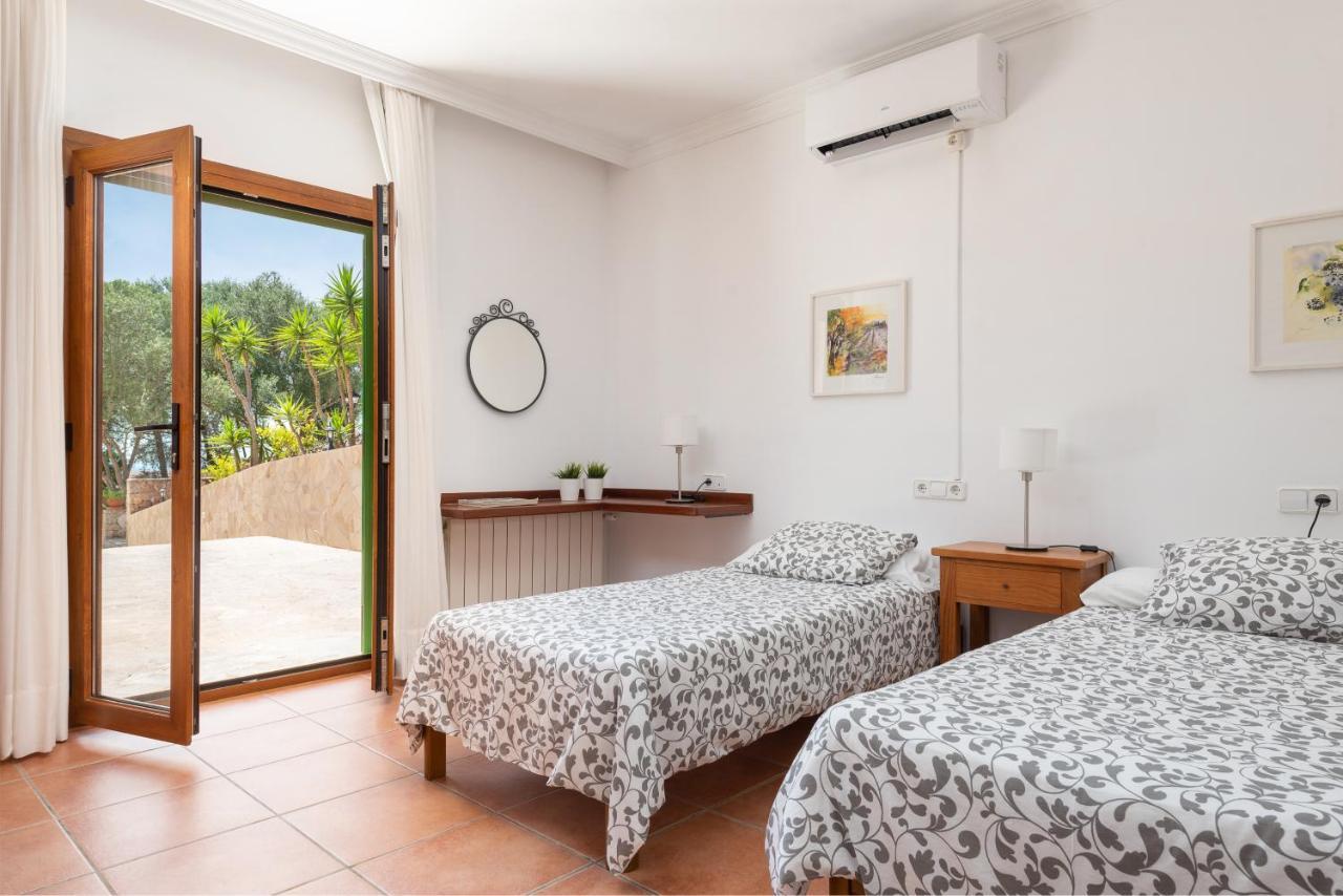 Beautiful Puig Des Call For 18 Guests With Pool