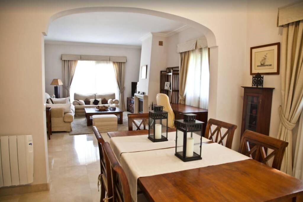 Casa Pinsa - Grosszuegiges Mediterran-stilvolles Mit Eigenem Pool In Puig De Ros Сasa de vacaciones *