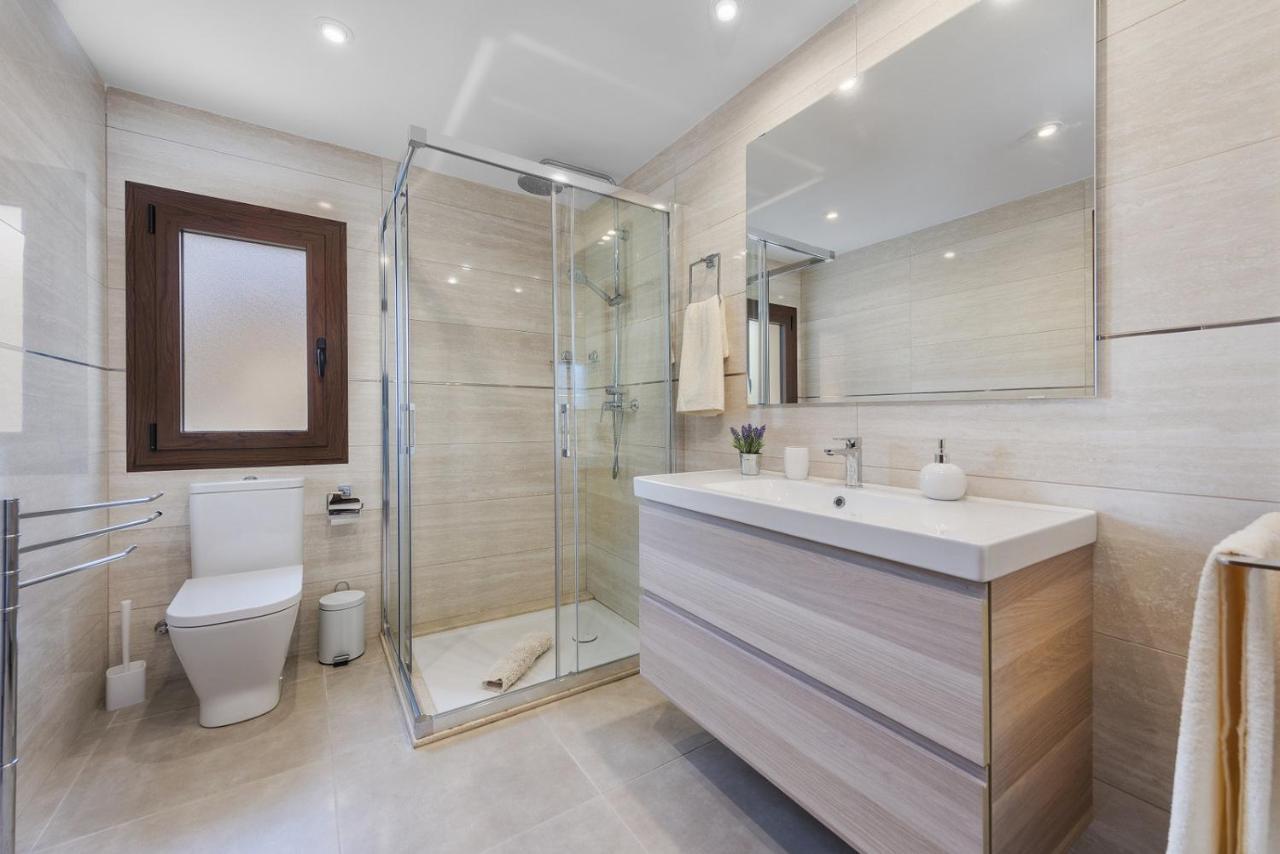 Sa Placeta New Reformed Large Town House With Pool