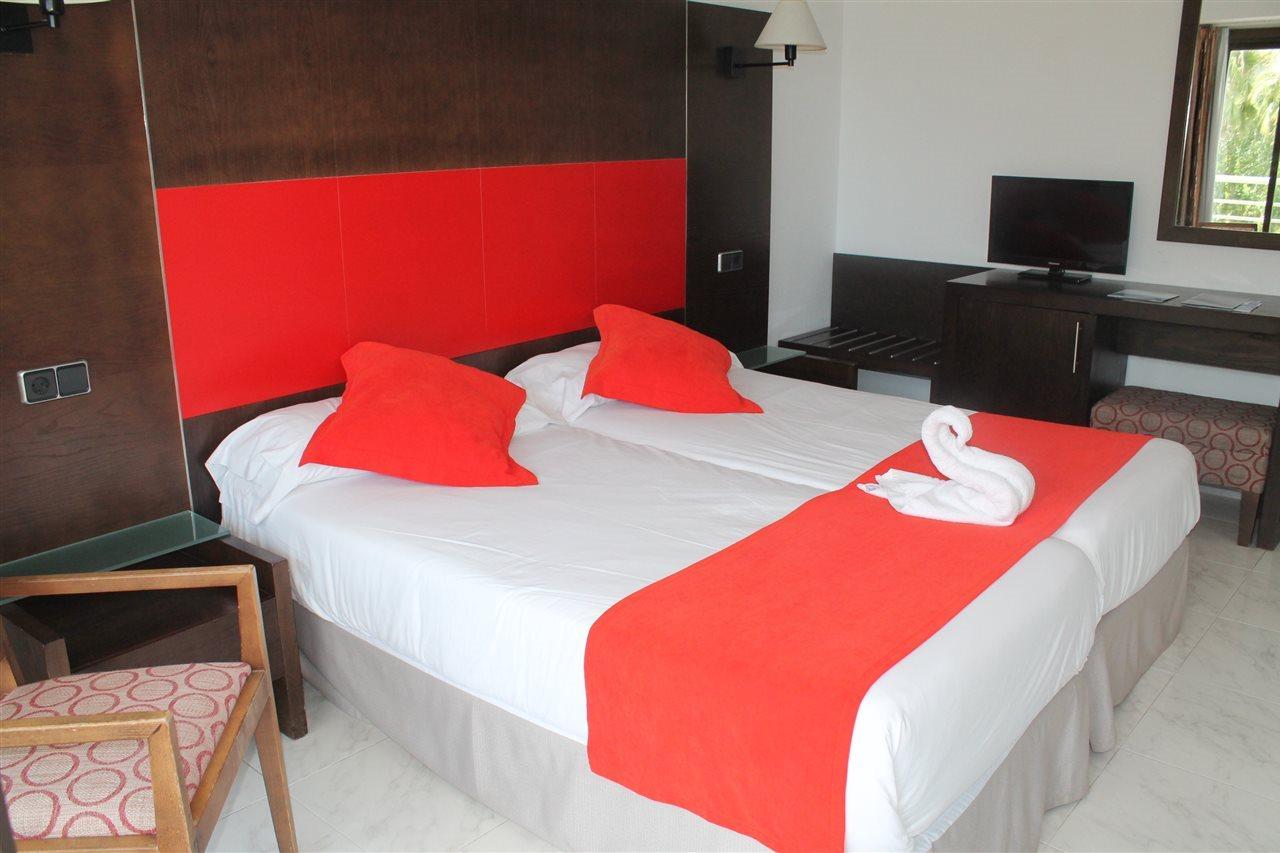 Hotel Bahia De Alcudia & 4*