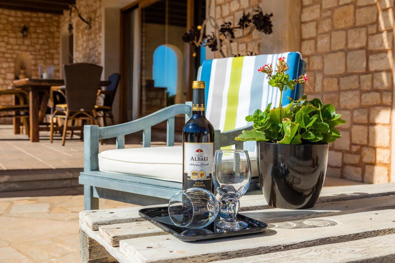 Simonet Villa *