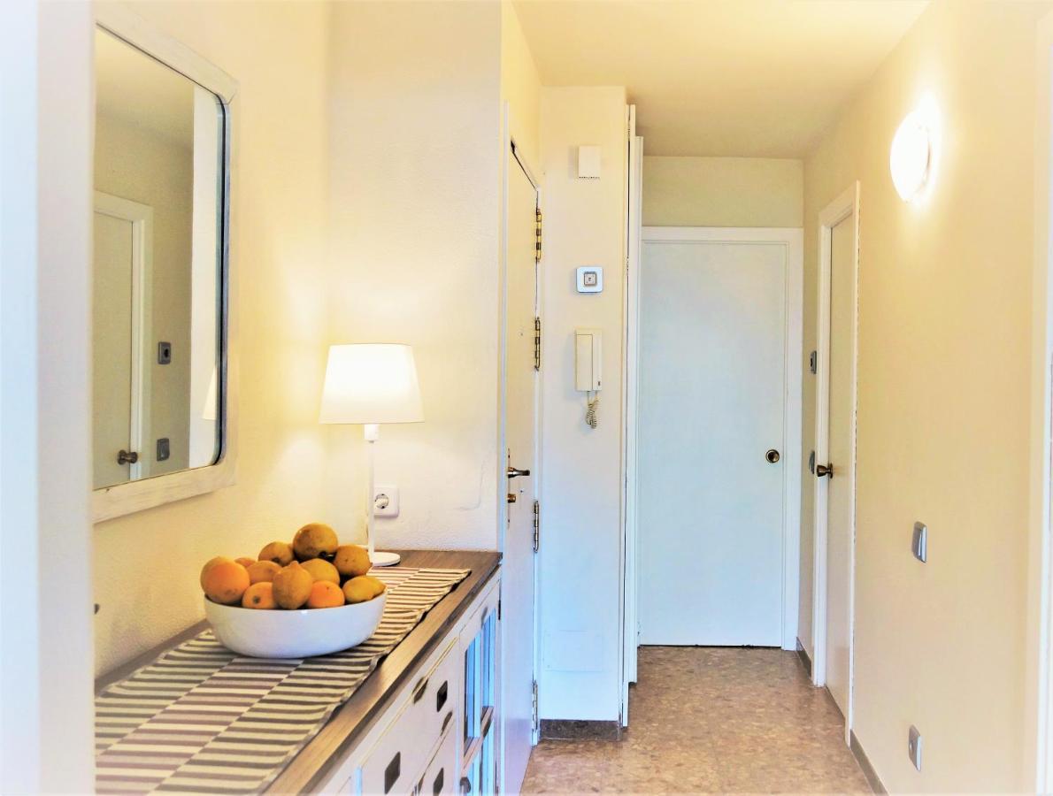 Promenade Apartment. *