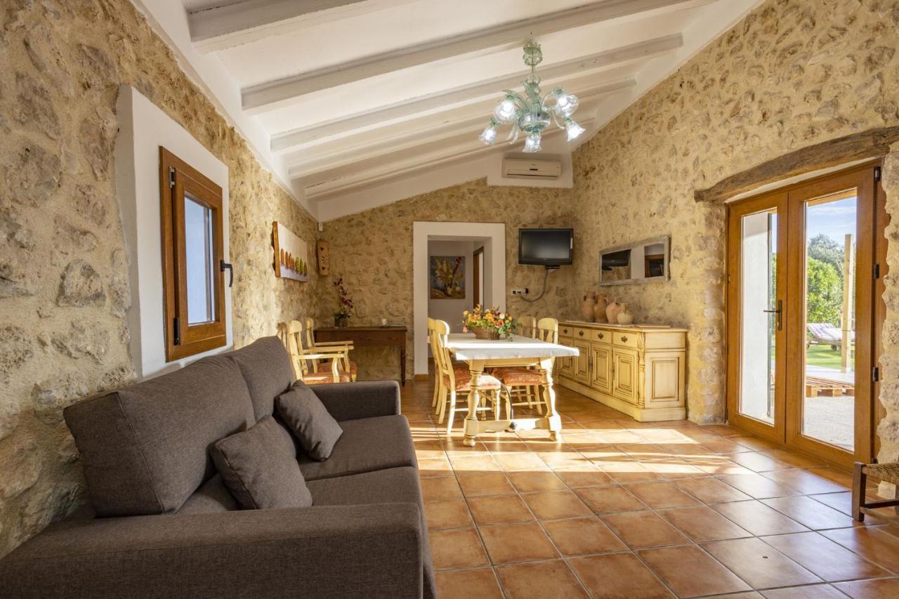 Pou Monjo Country house