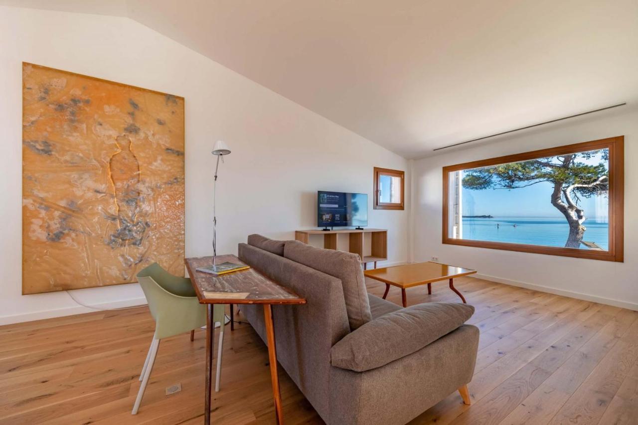 Villa Seafront Mar I Pins By Sealand *